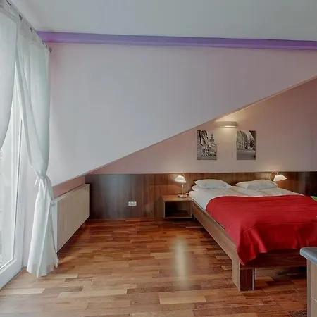 Mansarde With Great View 5min To Main Square Cracovia