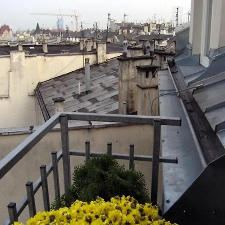 Mansarde With Great View 5min To Main Square Cracovia