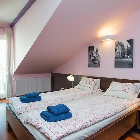 Mansarde With Great View 5min To Main Square Appartamento